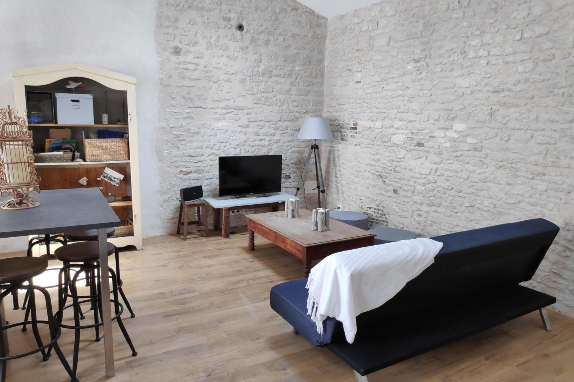 T3 With Wifi Near The Harbor - 2 Stars Apartment